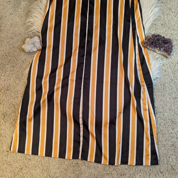 Forever 21 Gold and Black Striped Maxi Dress - Picture 6 of 8